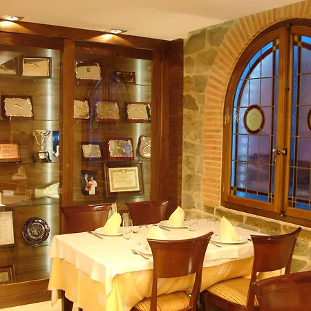 Hotel Restaurante La Peseta-3